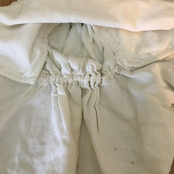 Antique Edwardian Era White Prairie Bonnet for Small Woman or Child - Picture 5 of 6